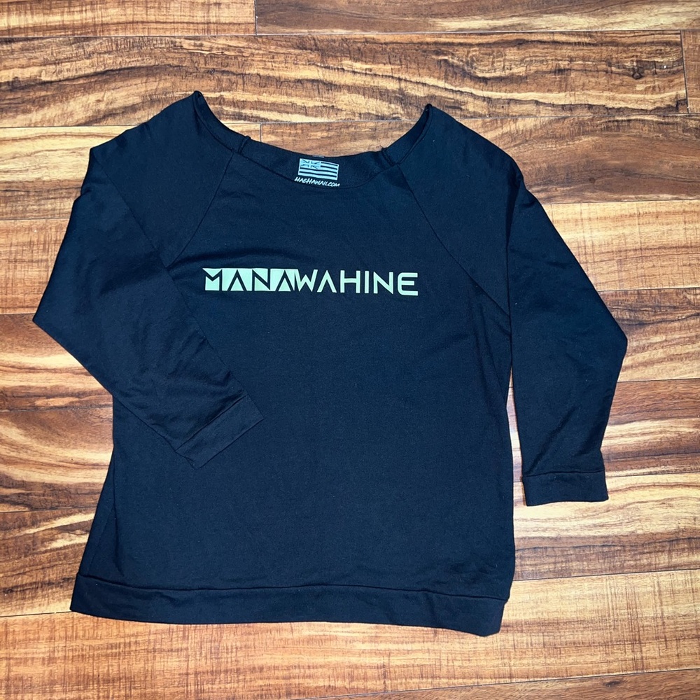 Women’s ' Black Logo Long-Sleeve Top